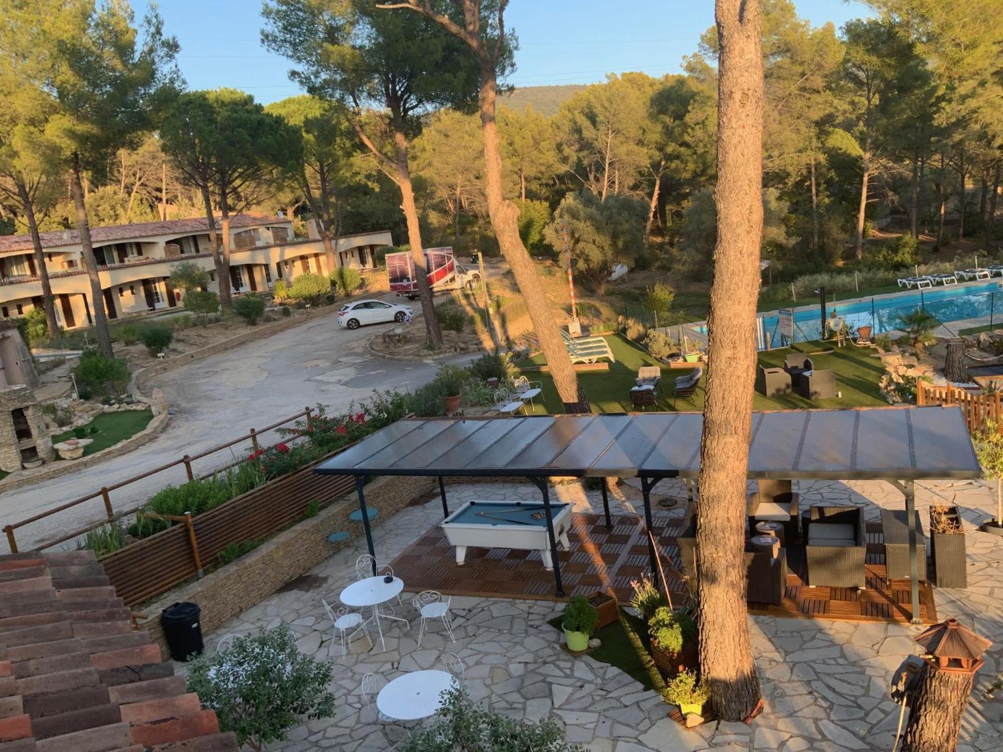 Hotel La Cigalière Le Beausset Esterno foto
